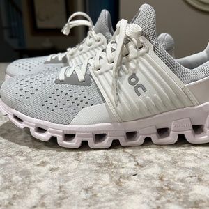 Women’s On Cloud Sneaker/Running Shoe